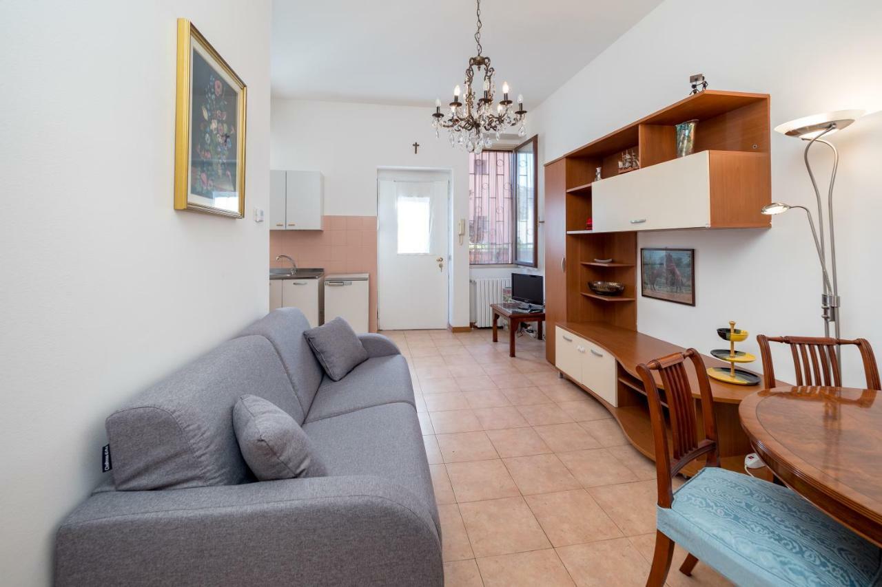 Apartment Viale Corsica Mailand